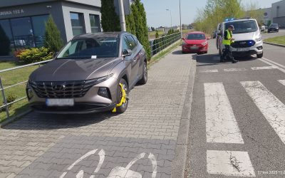 Parkowanie pojazdu na chodniku niezgodnie z przepisami