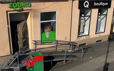 Zaśmiecony teren